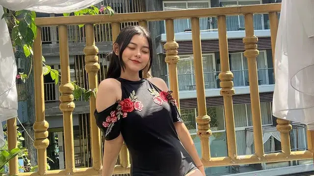 Tanpa Marshel Widianto, Ini 7 Potret Cesen Eks JKT48 Babymoon ke Bali