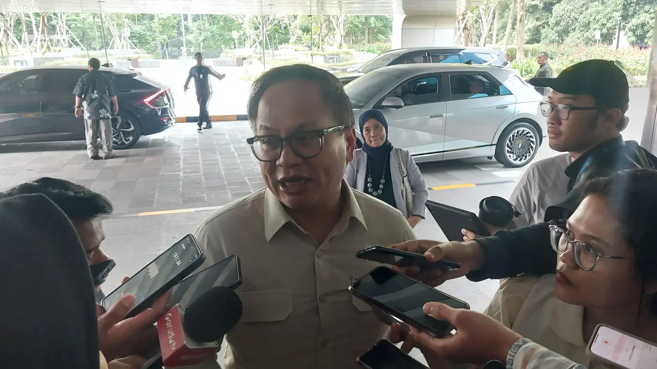 Wakil Menteri Badan Usaha Milik Negara (BUMN), Kartika Wirjoatmodjo menjelaskan mengenai konsolidasi BUMN Karya. (Arief/Liputan6.com)