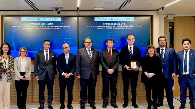 Menko Bidang Perekonomian RI Airlangga Hartarto saat beri keynote remarks pada kegiatan KADIN Indonesia x Growth Gateway Roundtable: Delivering Growth as Part of Indonesia’s OECD Accession di London, Inggris. (Foto: ekon.go.id)