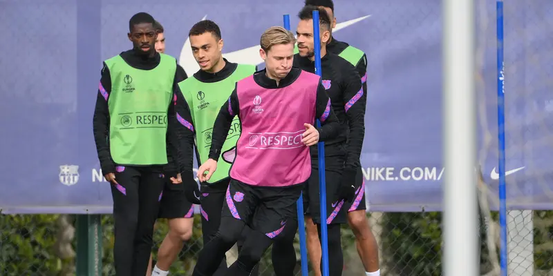 Latihan Barcelona Jelang vs Napoli