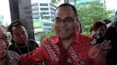 Anggota Tim 9, Hikmahanto Juwana mendatangi Gedung KPK, Jakarta, Selasa (3/2/2015). Kedatangan Tim 9 untuk membahas permasalahan antara KPK dan Polri. (Liputan6.com/Faisal R Syam)