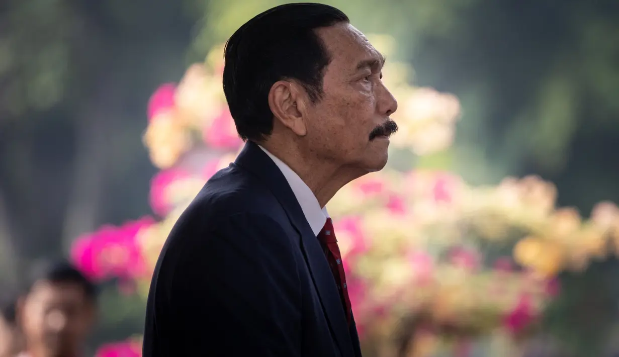 Menteri Koordinator Bidang Kemaritiman dan Investasi (Menko Marves) Luhut Binsar Pandjaitan tiba untuk menghadiri Sidang Tahunan MPR, Sidang Bersama DPR dan DPD tahun 2024 di kompleks Parlemen, Senayan, Jakarta, Jumat (16/8/2024). (Yasuyoshi CHIBA / AFP)