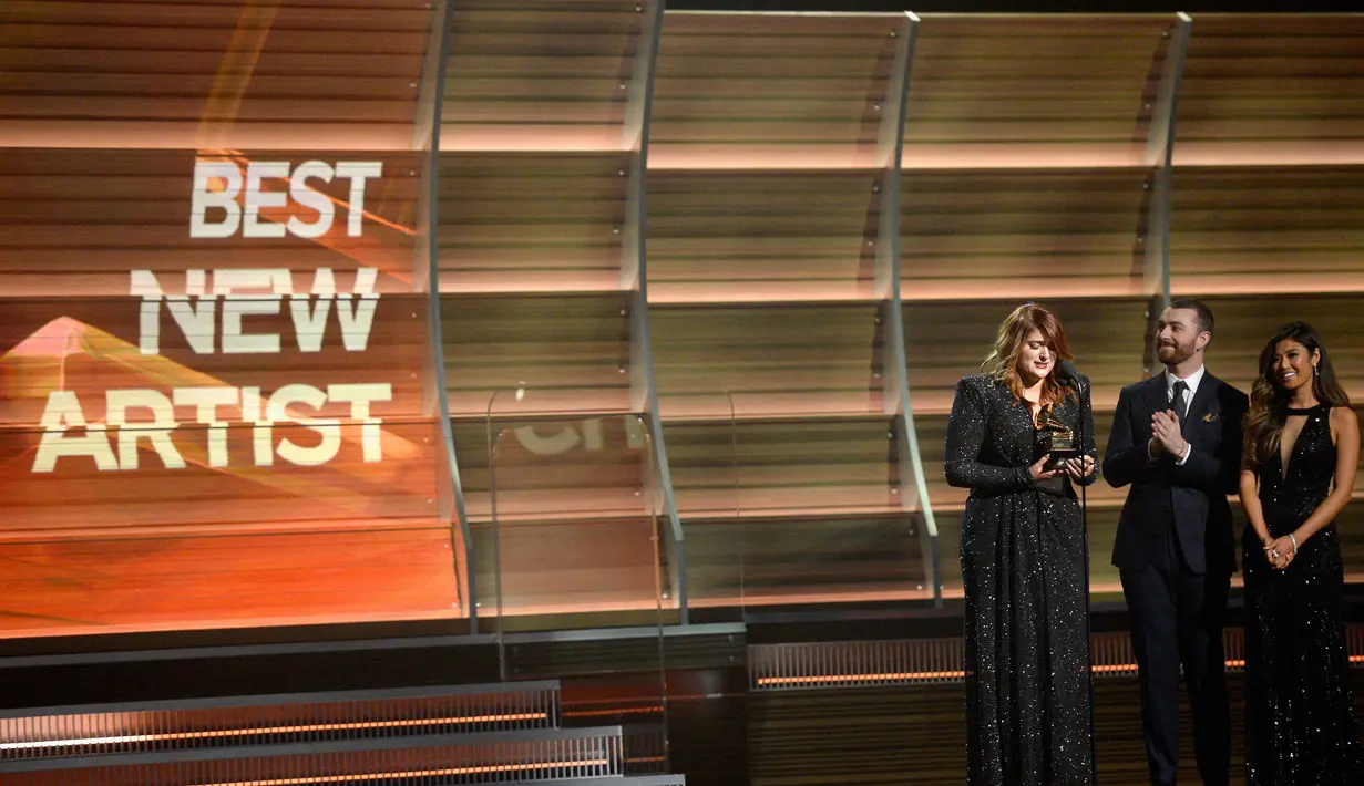 “Aku akan menangis sekarang,” ujar pelantun ‘All About That Bass’ yang diiringi dengan banjir air mata selama pidato penghargaannya. (AFP/Bintang.com)