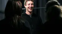 Pesona Mark Zuckerberg dengan tawanya.  (AFP/Justin Sullivan)