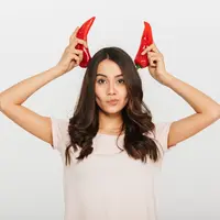 Hindari makanan pedas./Copyright shutterstock.com/g/DeanDrobot