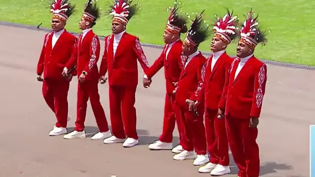 Grup Musik M.A.C Tanah Papua turut menyemarakkan perayaan Hari Ulang Tahun (HUT) ke-78 Republik Indonesia di Halaman Istana Merdeka Jakarta, Kamis 17 Agustus 2023.