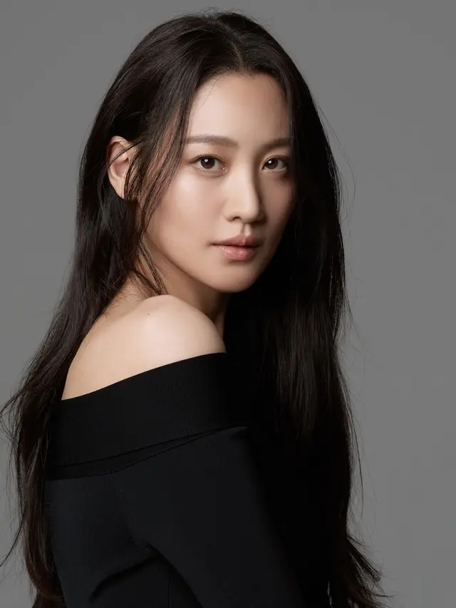 Claudia Kim