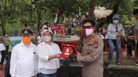Kapolda Sulut diterima  Bupati Kepulauan Sitaro Evangelian Sasingen, dan Wakil Bupati John Palandung.