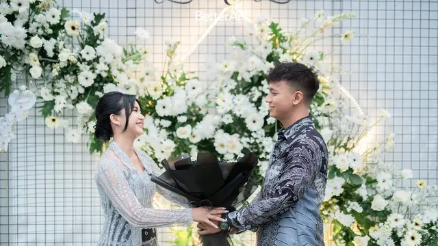 Teman Lama Jadi Calon Suami, Ini 6 Potret Adinda Azani dan Armand Usai Lamaran