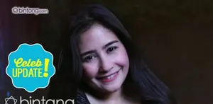 Prilly Latuconsina merayakan ulang tahun Ibundanya, Ully Djulita tepat di Hari Raya Idul Fitri 1437 H.