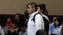 Mantan Ketum Partai Demokrat Anas Urbaningrum saat tiba di Pengadilan Tipikor, Jakarta, Rabu (23/3). Anas menjadi saksi dalam perkara tindak pidana pencucian uang (TPPU) dengan terdakwa politikus partai Demokrat, M Nazaruddin. (Liputan6.com/Helmi Afandi)