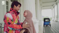 Tibalah momen di saat Lesti menerima kado spesial dari Rizky berupa sebuah mobil mewah. (YouTube Rizky Billar)