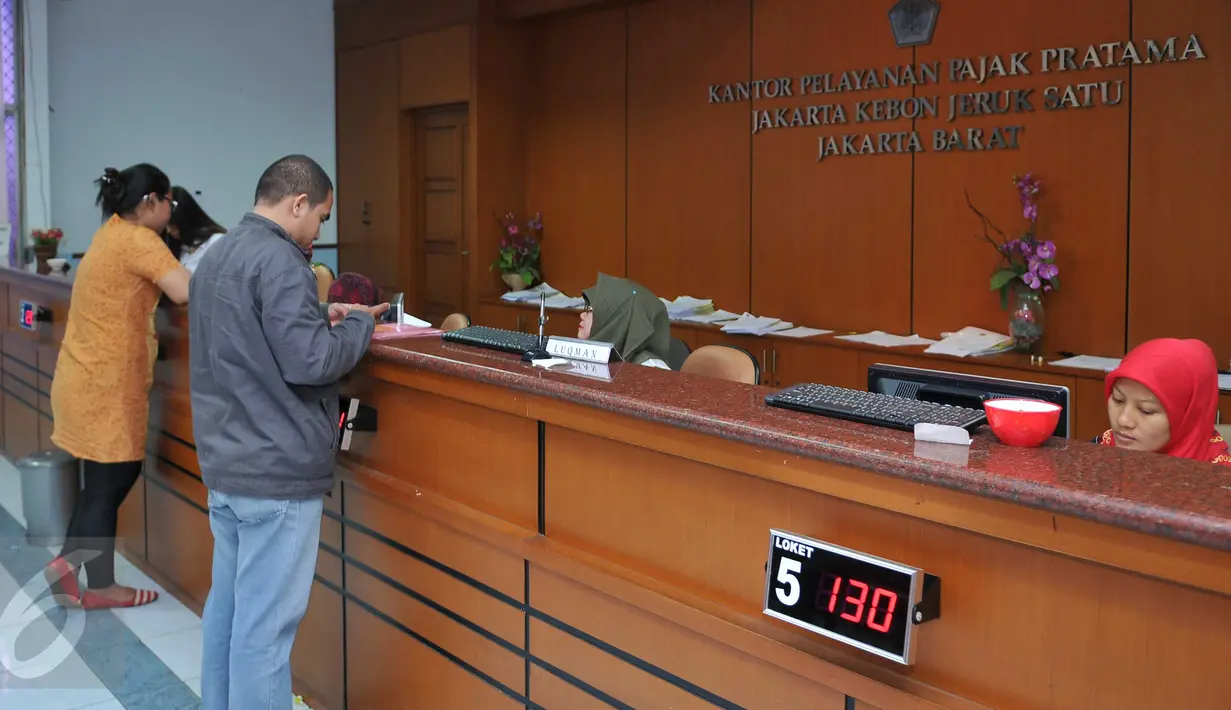 Suasana kantor pajak di Kebon Jeruk, , Jakarta, Kamis (19/11/2015). Ditjen pajak akan menghapus atau mengurangi sanksi administrasi atas keterlambatan pembayaran dan pelaporan pajak.(Liputan6.com/Gempur M Surya)