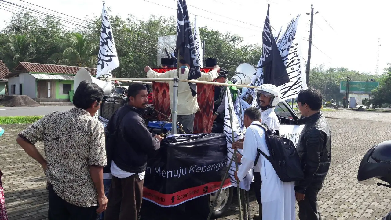 Konvoi HTI pada Maret 2017 di Cilacap. (Foto: Liputan6.com/FKUB Cilacap/Muhamad Ridlo)