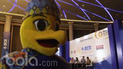 Aksi maskot dalam jumpa pers BCA Indonesia Open 2017 yang didukung oleh Bakti Olahraga Djarum Foundation di Hotel Kempinski, Jakarta, Senin (22/5/2017). (Bola.com/Vitalis Yogi Trisna)