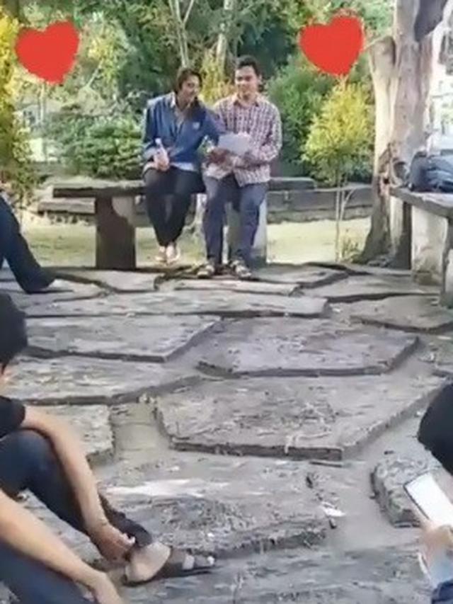 Apes saat latihan drama