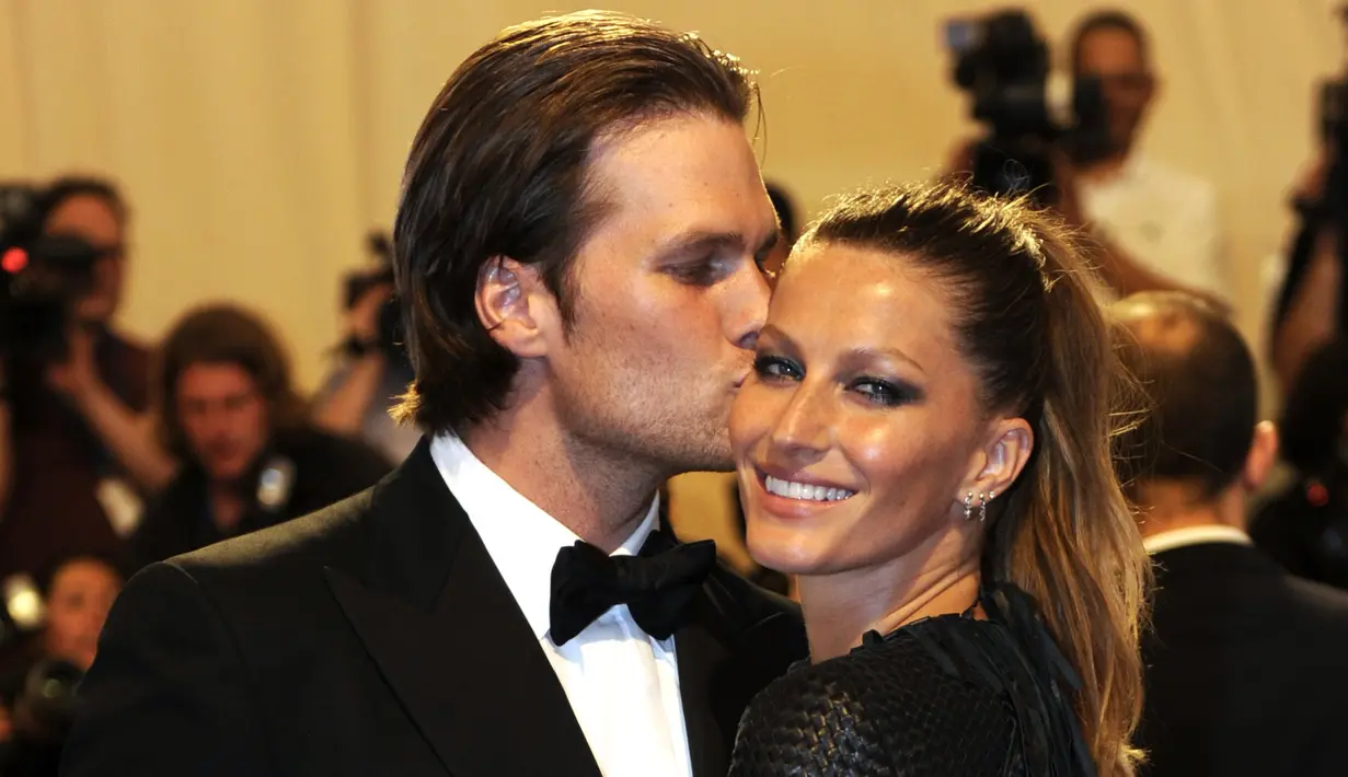 Tom Brady meninggalkan mantan istrinya Bridget Moynahan saat hamil dan menikah dengan Gisele Bundchen pada tahun 2009. (PopSugar)