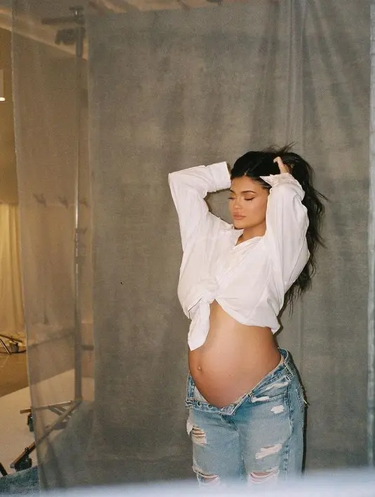 Kylie Jenner diketahui mengandung anak keduanya dengan Travis Scott pada Agustus 2021. (Foto: Instagram/kyliejenner)