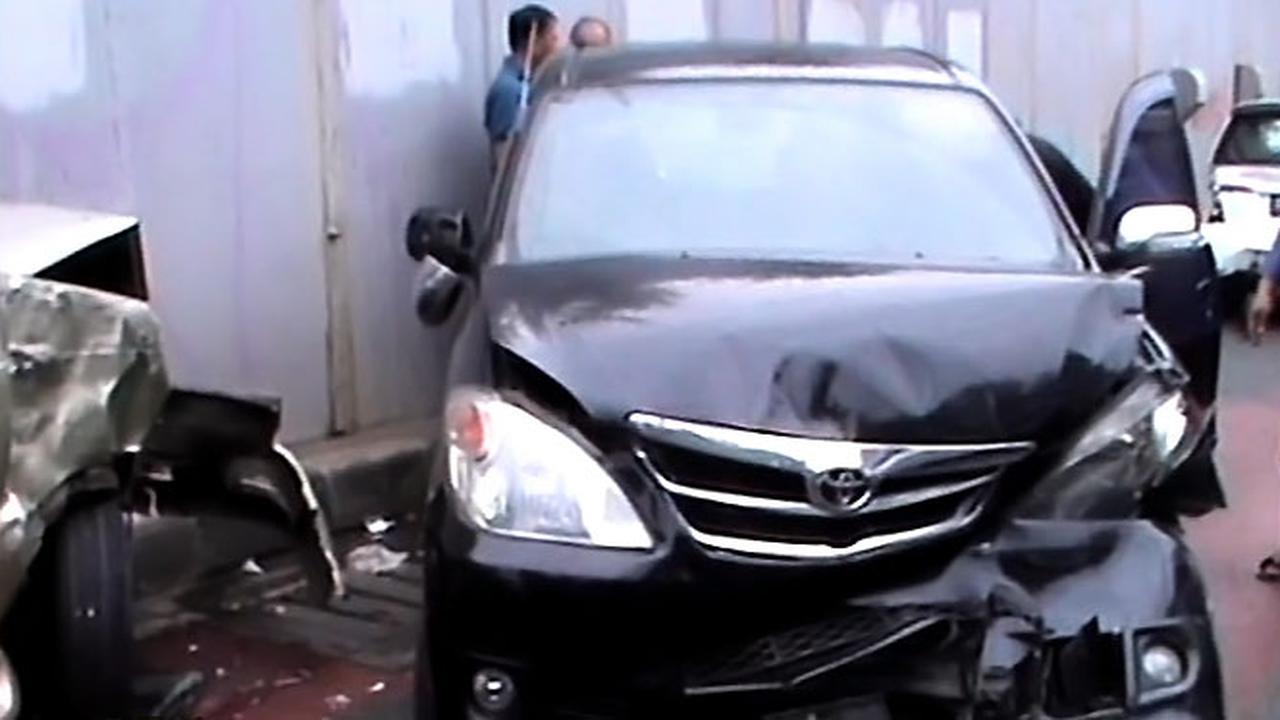 Tabrakan Beruntun Di Jakarta