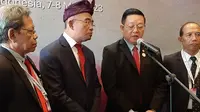 Menko PMK Muhadjir Effendy dan Sekjen ASEAN Kao Kim Hourn (sisi kiri menteri) usai sidang ASEAN Socio-Cultural Community (ASCC) ke-29 di Bali, Senin (8/5/2023). Dok: Tommy Kurnia/Liputan6.com