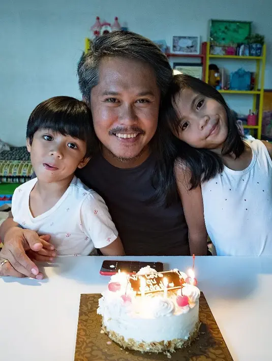 (Instagram/nirinazubir_)