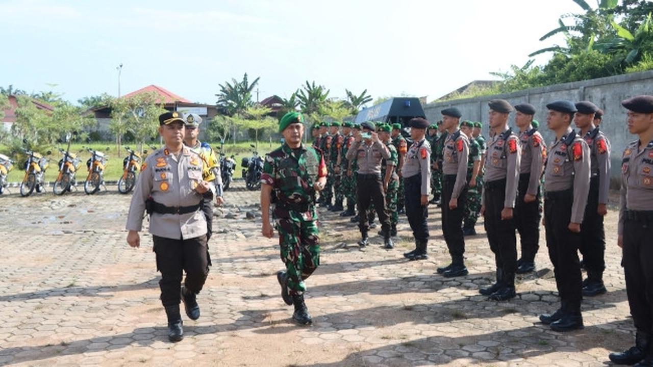 Gelar pasukan Operasi Ketupat Lancang Kuning untuk mengamankan arus mudik Lebaran Idul Fitri di Polres Rokan Hulu.