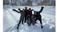 6 Momen Liburan Keluarga Anang Hermansyah di Jepang, Menikmati Musim Dingin (sumber: Instagram.com/aurelie.hermansyah)