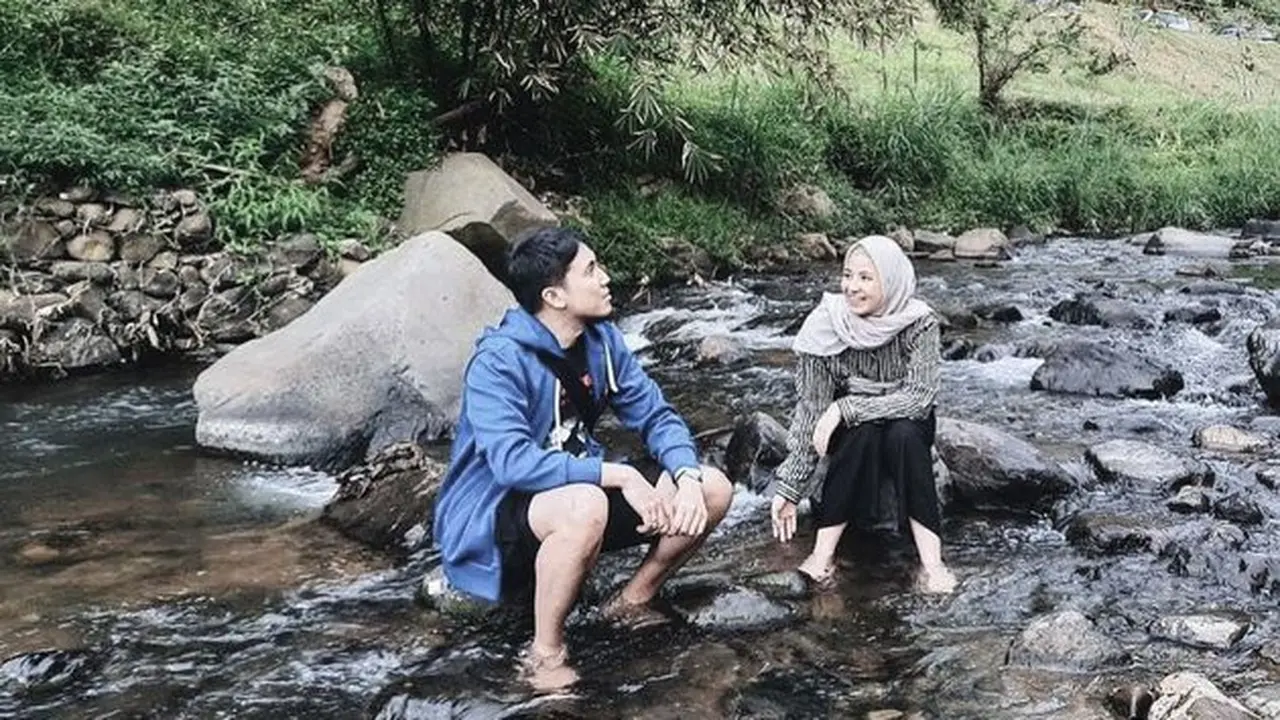 8 Tahun Menikah, Ini 8 Potret Mesra Desta dan Natasha Rizky yang Jauh dari Gosip