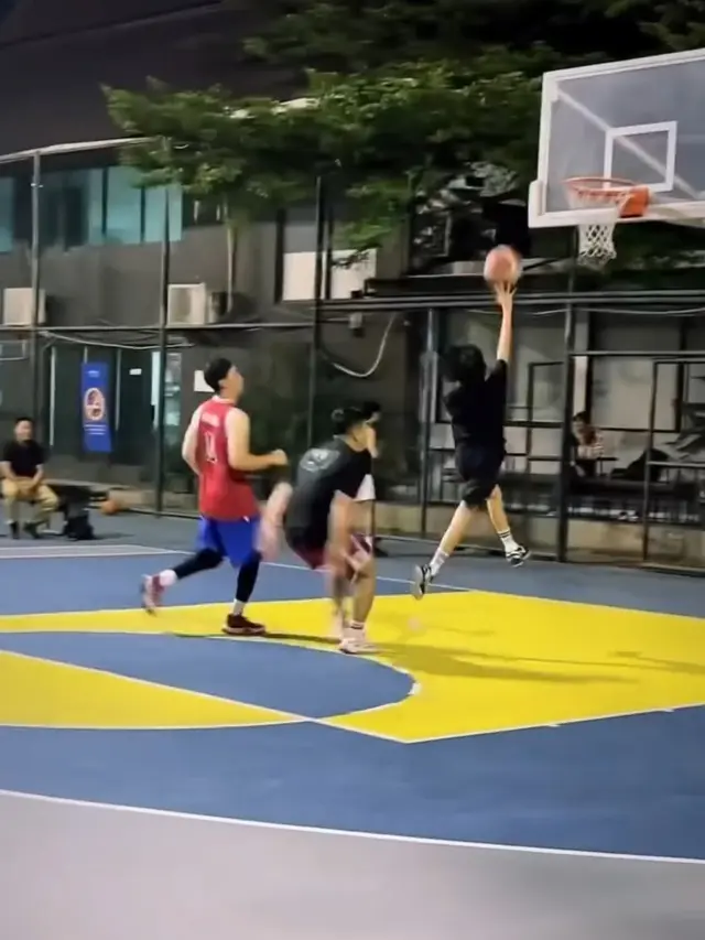 Noah Sinclair dan Tiko Aryawardhana