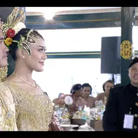 Panggih Pengantin Erina Gudono dan Kaesang Pangarep. Foto: Document/FIMELA.