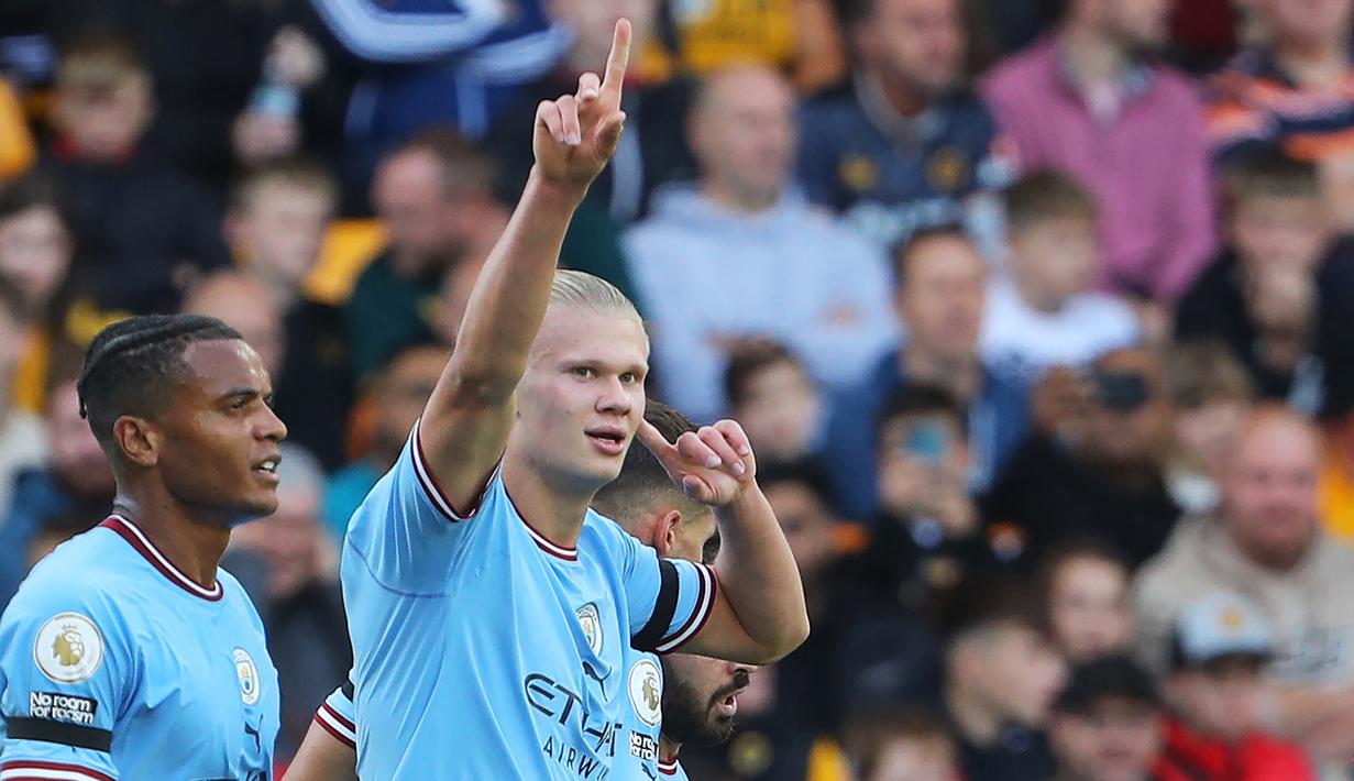 Setiap pesepak bola memiliki nilai pasar yang dapat menentukan nilai transfernya jika sang pemain akan berganti klub. Nilai pasar amat ditentukan oleh penampilan yang konsisten dari sang pemain, sehingga nilainya dapat berubah sewaktu-waktu bergantung kepada performa sang pemain. Seperti di Liga Inggris, para pemain dengan penampilan yang konsisten masih memiliki nilai pasar yang tinggi. Berikut 6 pemain yang memiliki nilai pasar tertinggi di Liga Inggris menurut situs transfermarkt. (AFP/Geoff Caddick)