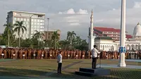 Wali Kota Batam, Muhammad Rudi memimpin apel Aparatur Sipil Negara Pemkot Batam dan menyampaikan pesan terkait pemilihan Gubernur dan pemilihan Wali Kota beberapa bulan ke depan. Foto: liputan6.com/ajang nurdin&nbsp;