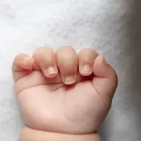 kuku anak harus sering di potong. credits: freepik