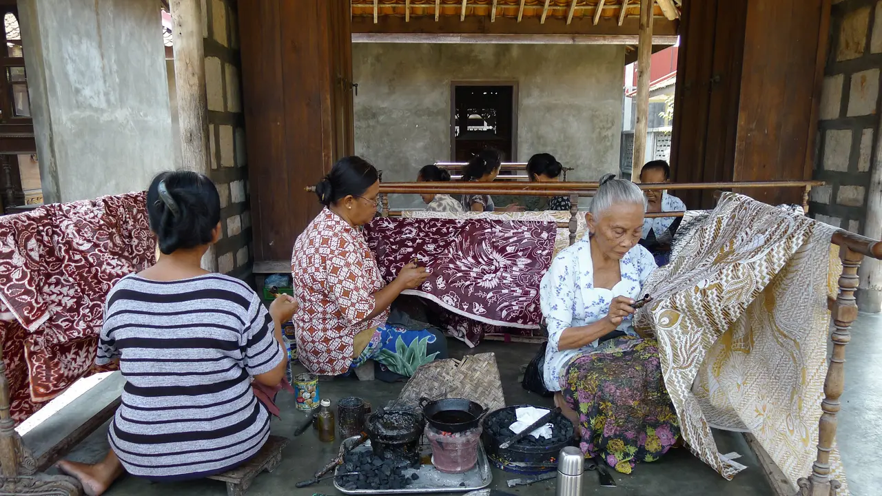 Pecinta Batik Tulis Indonesia Protes Lewat #SaveBatik