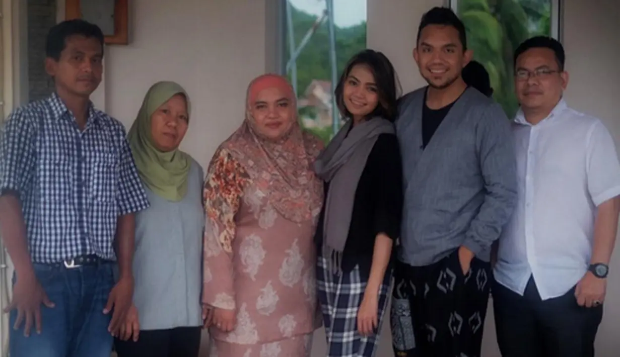 Liburan Rina Nose dan Fakhrul Razi.  (Instagram/@rinanose16)