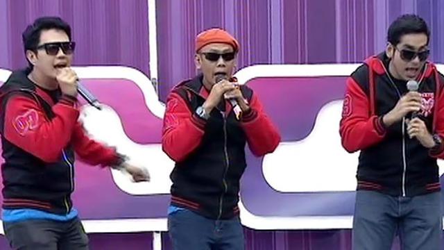 Trio Ubur Ubur Nyanyi Munaroh Versi Reggae Di Inbox Awards 2015 Showbiz Liputan6 Com › ringtone ada telepon masuk. trio ubur ubur nyanyi munaroh versi