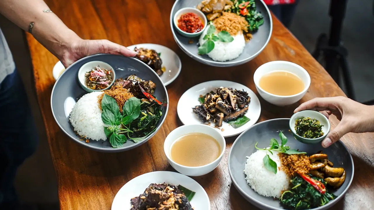 Restoran jeroan di Yogyakarta ini menyediakan menu khusus olahan jeroan sapi seperti iso, babat, dan paru