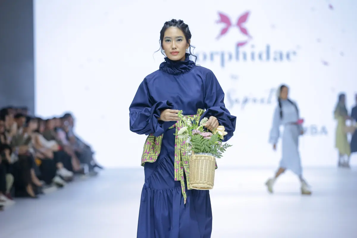 EMBA menggandeng Danjyo Hiyoji untuk menswear dan Tities Sapoetra untuk womenswear.