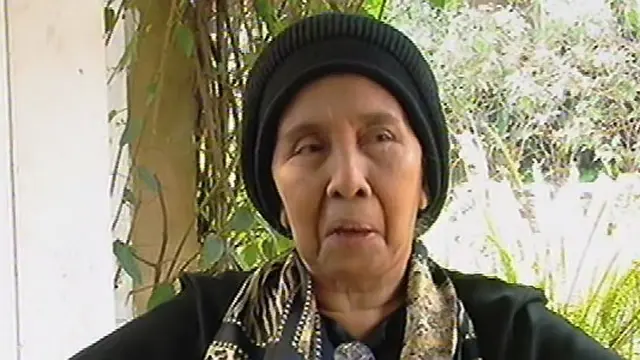 Kisah Aktris Senior Atie Cancer di Mekkah