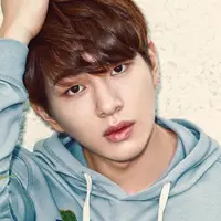 Onew SHINee ternyata senang dengan wanita yang lebh tua darinya. (Foto: allkpop.com)