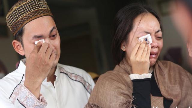 Ibunda Kiki Farrel Meninggal Dunia, Ini 7 Potret Suasana Rumah Dukanya