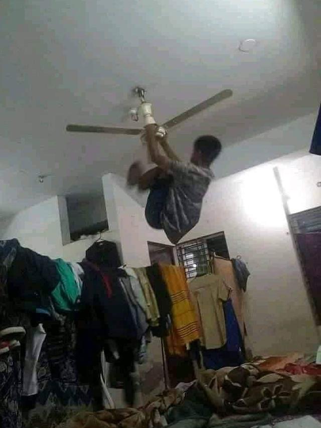 Kocak, 6 Potret Aksi Orang saat Bosan di Rumah Ini Bikin Tepuk Jidat