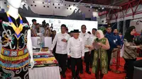 Menaker Ida Fauziyah mendampingi Wapres Ma'ruf Amin pada pembukaan Festival Pelatihan Vokasi dan Job Fair Nasional 2023 di Jakarta International Expo, Kemayoran, Jakarta Pusat, Jumat (27/10/2023).