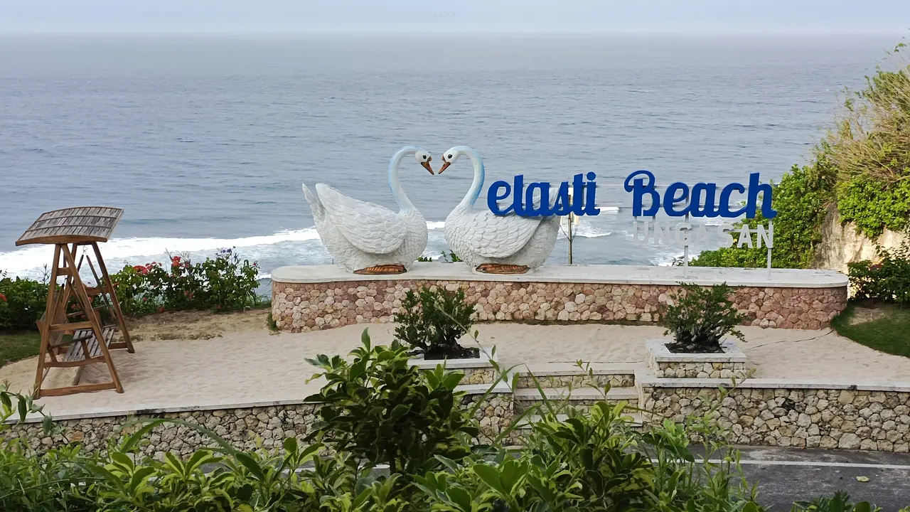 Pantai Melasti, Ungasan, Bali