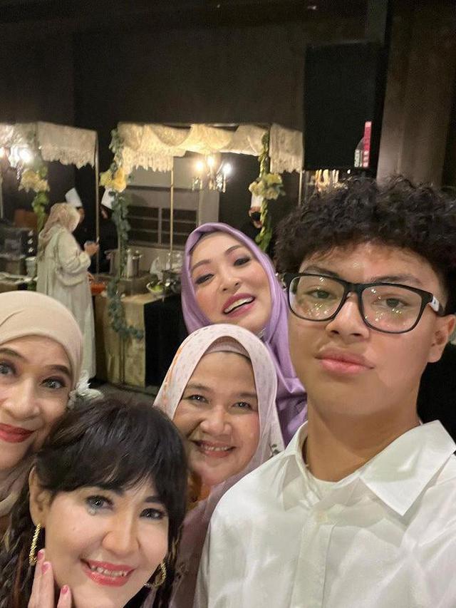 Potret Angelina dan Keanu Massaid (Sumber: Instagram/@angelinasondakh09)