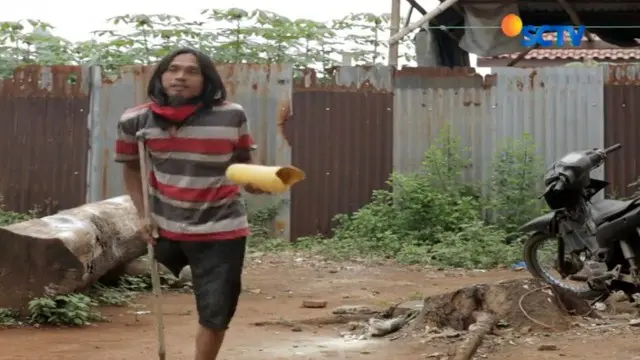 Pasca-diamputasi  Ronald mendapat bantuan kaki palsu gratis dari salah satu komunitas di Bogor. Di situlah timbul ide membuat kaki palsu.