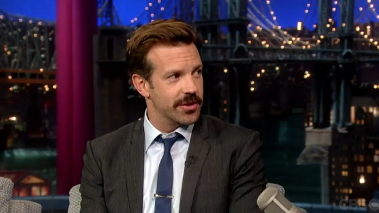 Wanita Telanjang Ganggu Syuting Film Jason Sudeikis