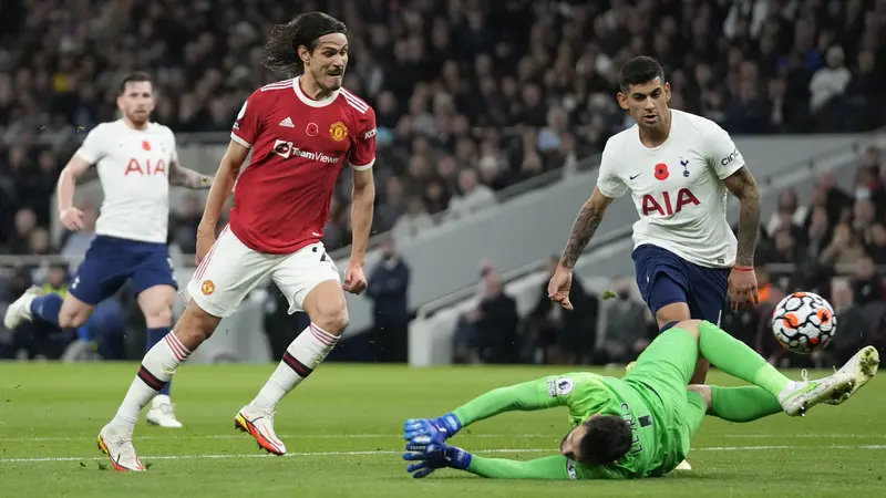 FOTO: MU Bantai Tottenham, Cristiano Ronaldo Sumbang Gol