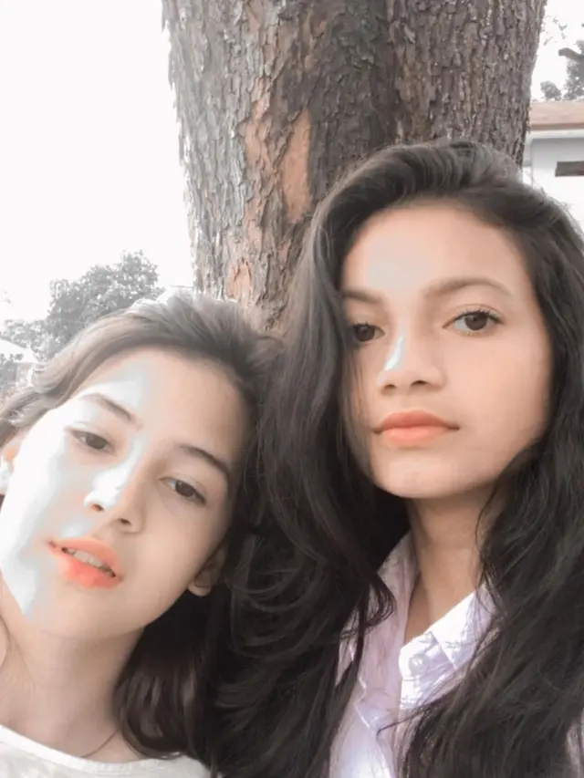 6 Potret Kebersamaan Sandrinna Michelle dan Ratu Sofya, Selalu Kompak