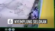 Beredar video remaja perempuan bonceng tiga naik motor akhirnya nyemplung selokan.